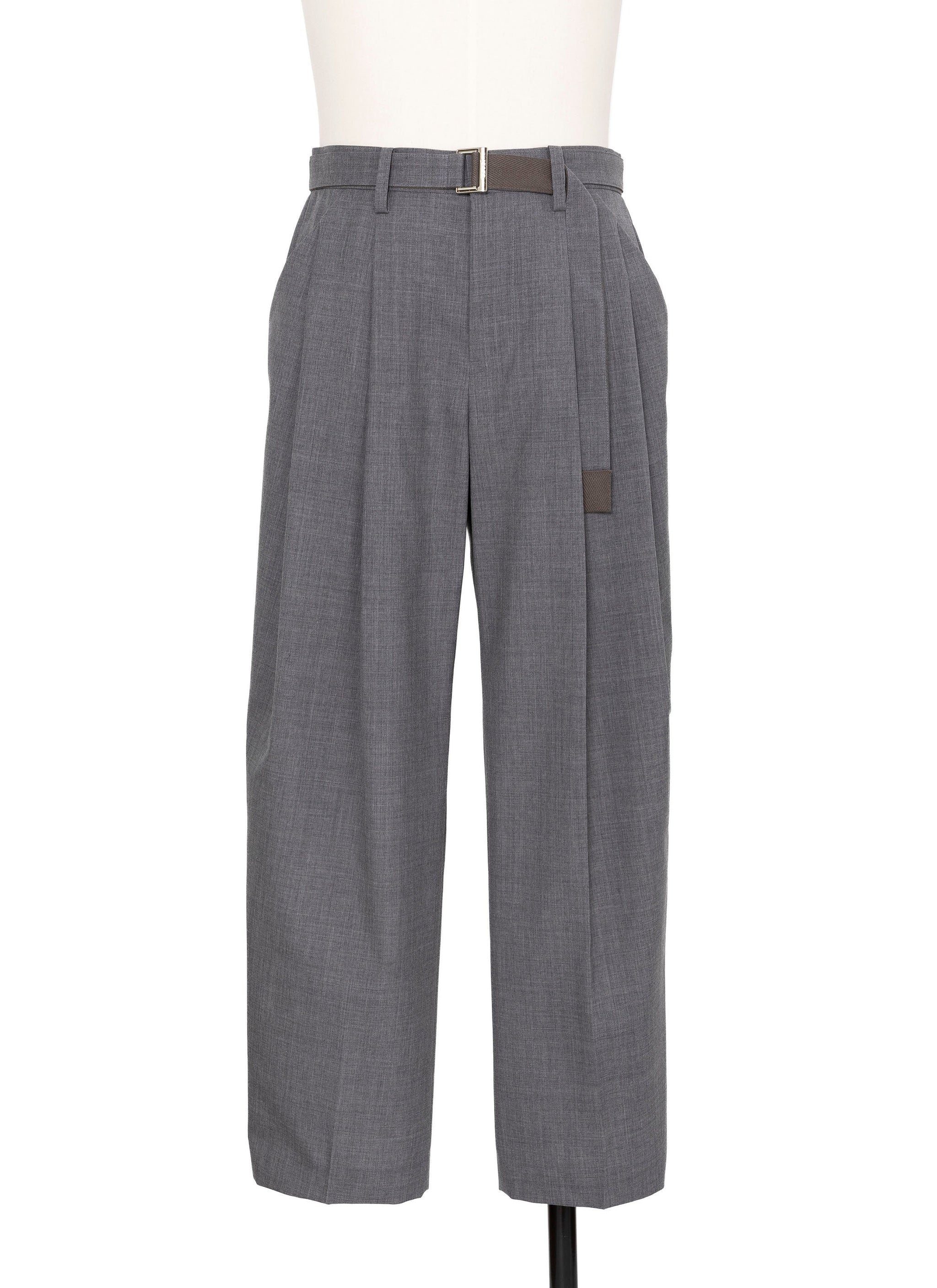 sacai Suiting Pants 26-04160M 発売中！価格は840ドル