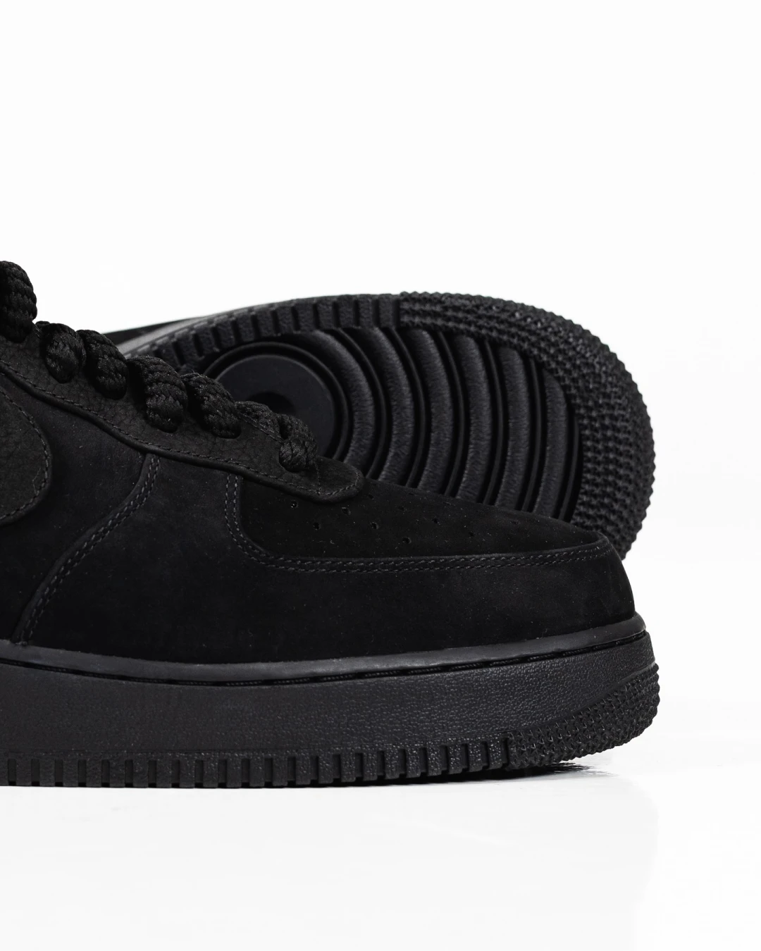 Goss!p｜NCAA x NIKEの新作 AIR FORCE 1 LOW LUXEが登場！