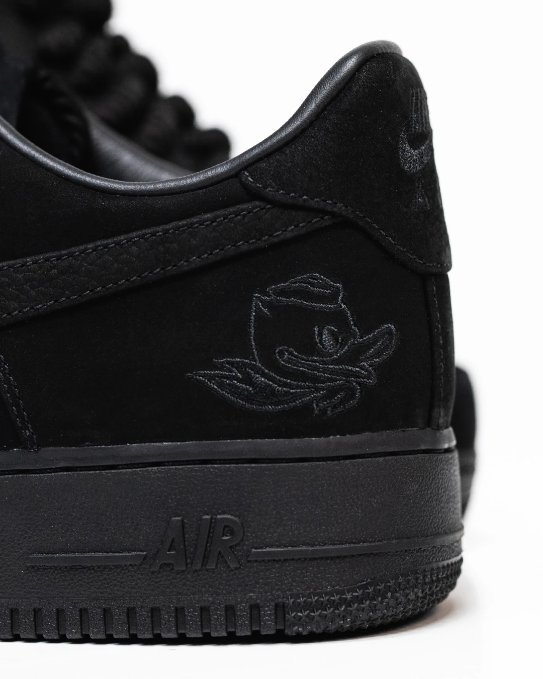 Goss!p｜NCAA x NIKEの新作 AIR FORCE 1 LOW LUXEが登場！