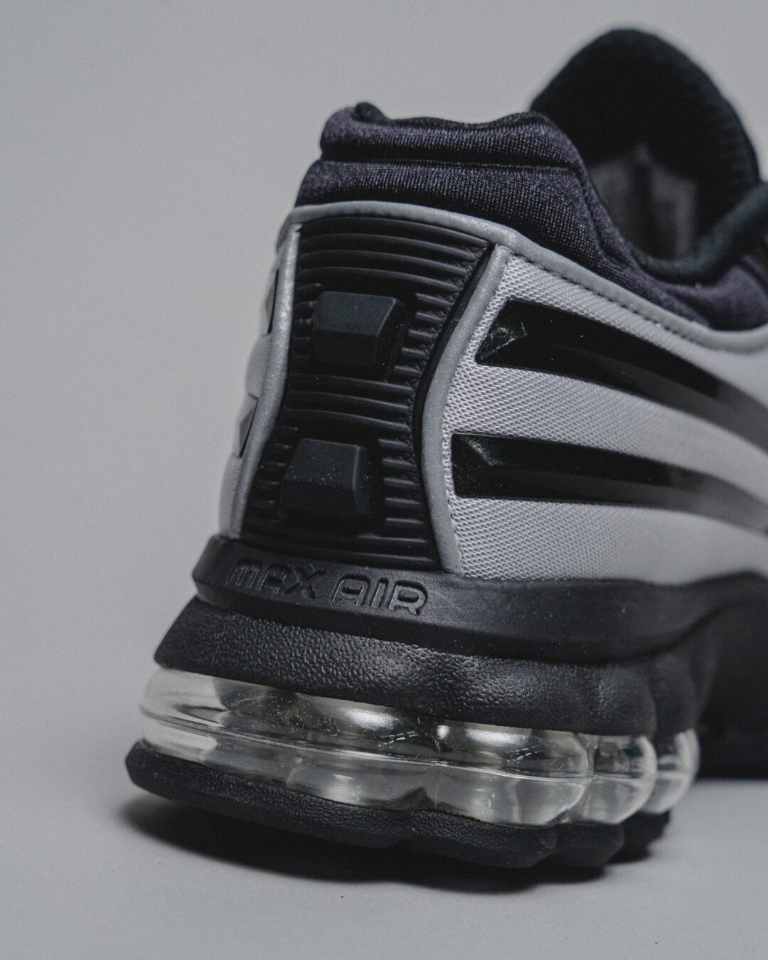 【2026年 10/26 発売】NIKE AIR MAX ECSTASY PLUS “Metallic Silver/Black”
