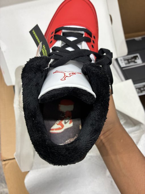 NIKE AIR JORDAN 3 RETRO “Santa” 2026年11月21日発売