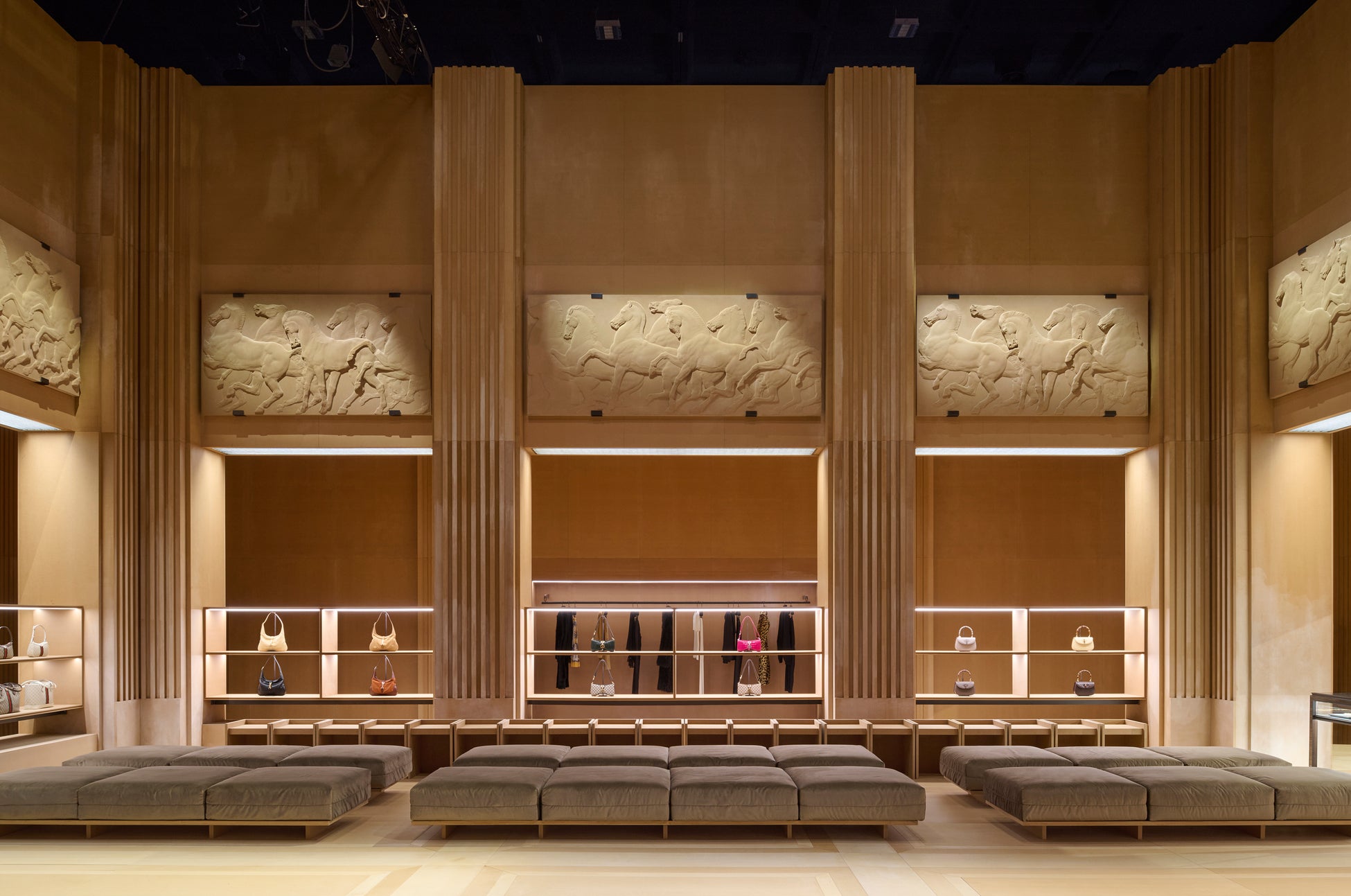 GUCCI 2027春夏コレクション「The Store Show」発表！