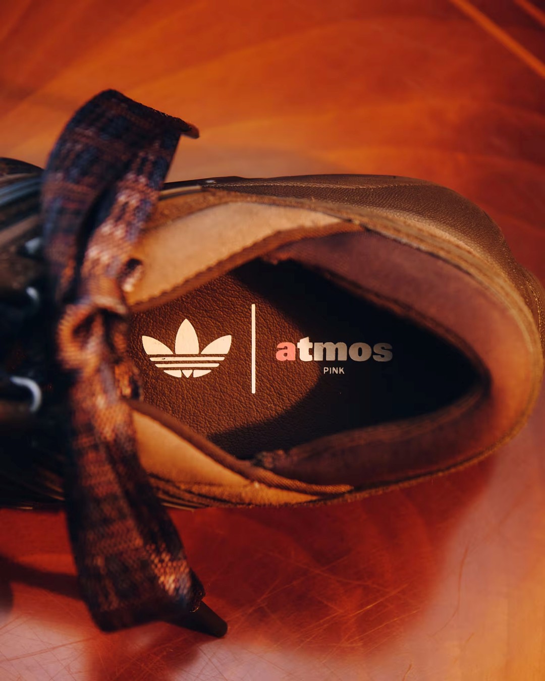atmos pink × adidas Originals ADISTAR CONTROL 5 MJ “Chocolate” 10/2発売