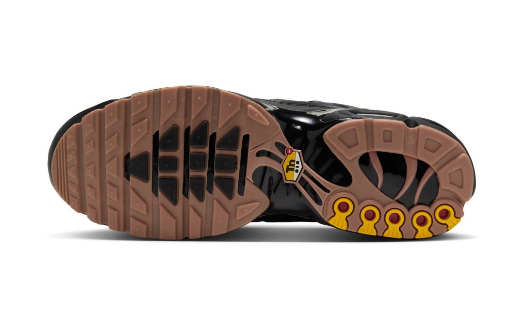 NIKE AIR MAX PLUS “プレミア/ブラック/ボルト”が10/23発売