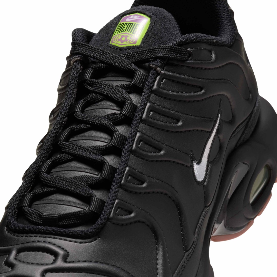 NIKE AIR MAX PLUS “プレミア/ブラック/ボルト”が10/23発売