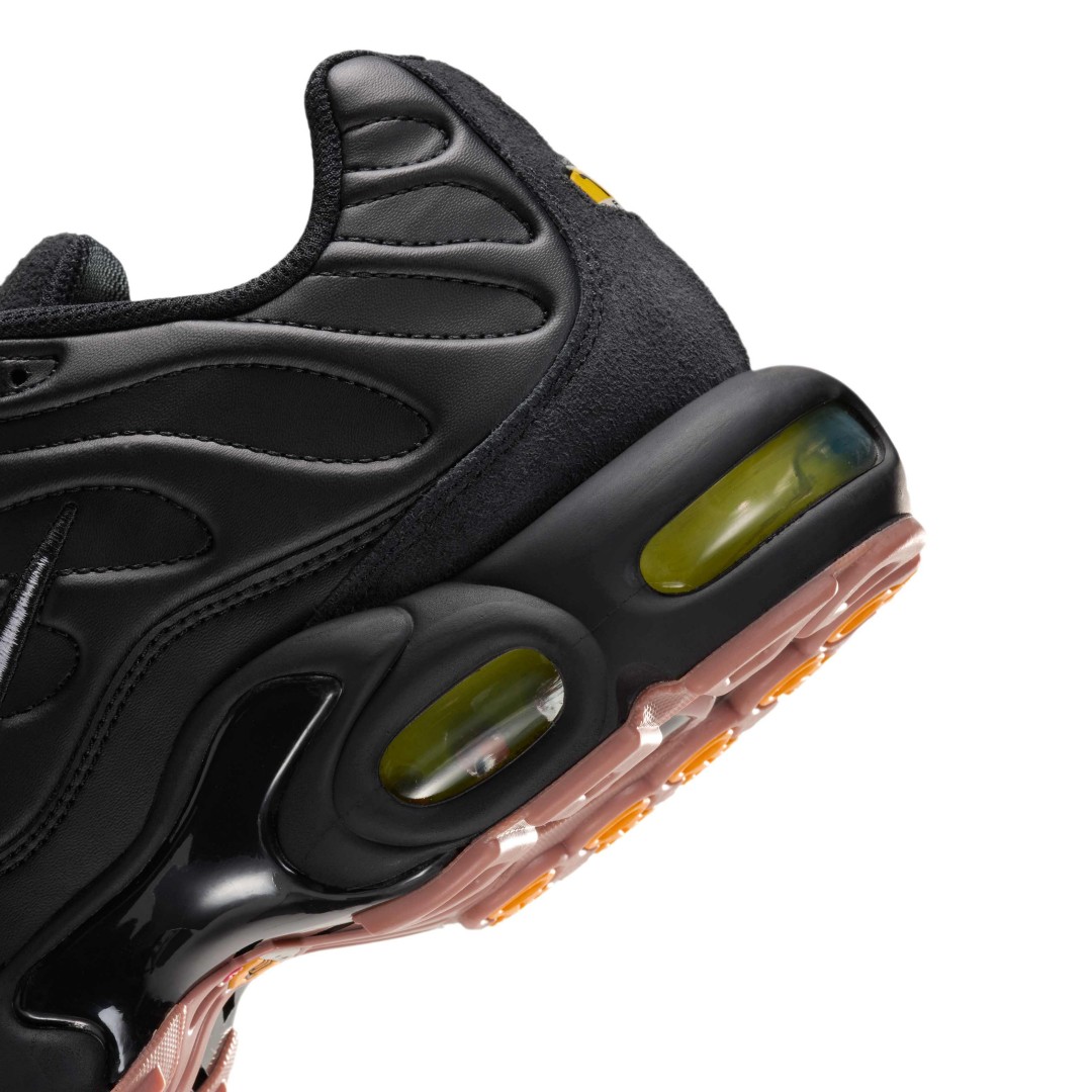NIKE AIR MAX PLUS “プレミア/ブラック/ボルト”が10/23発売
