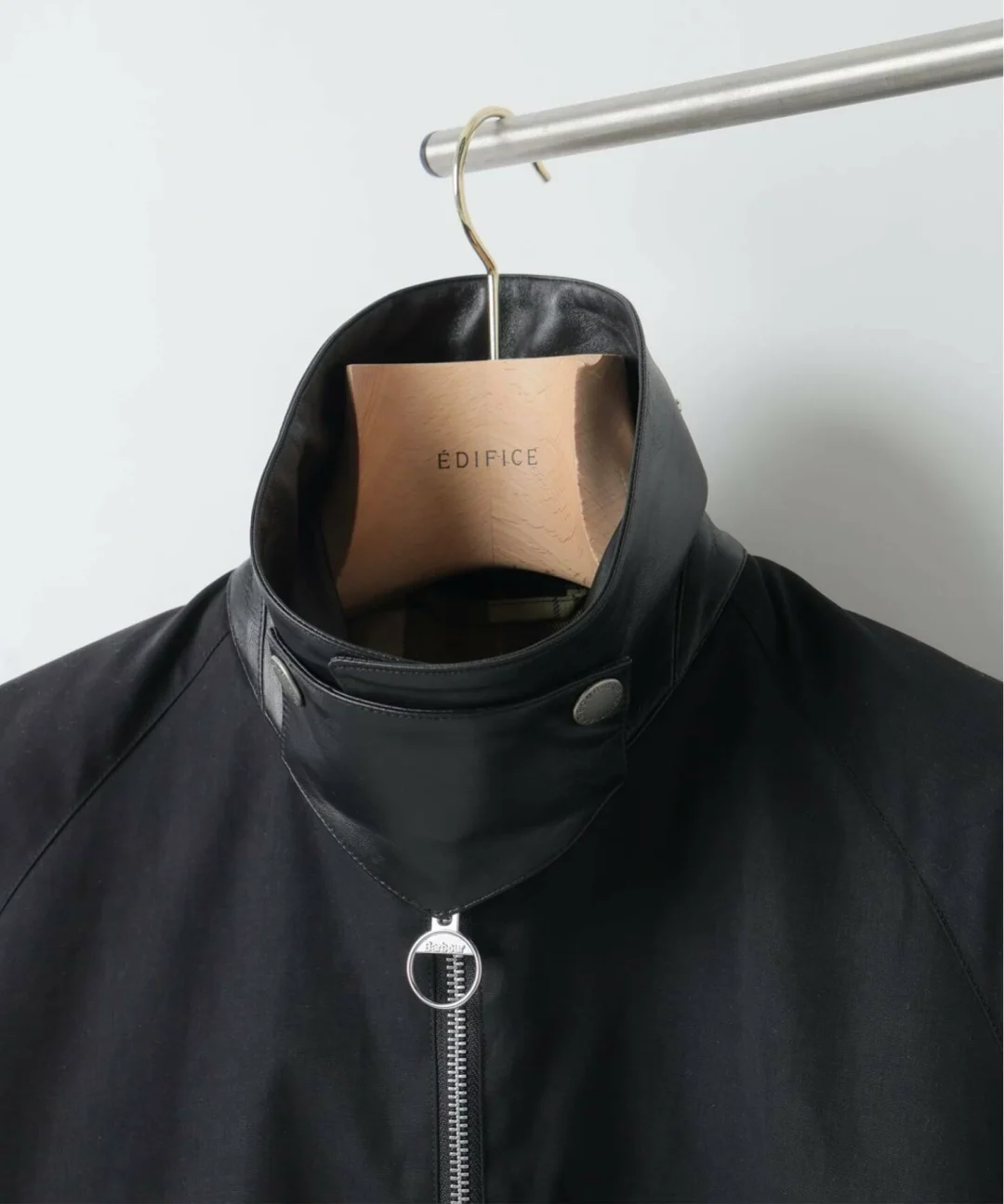 Barbour × EDIFICE 2026 FW 別注モデル「TRANSPORT MODIFY」9月発売