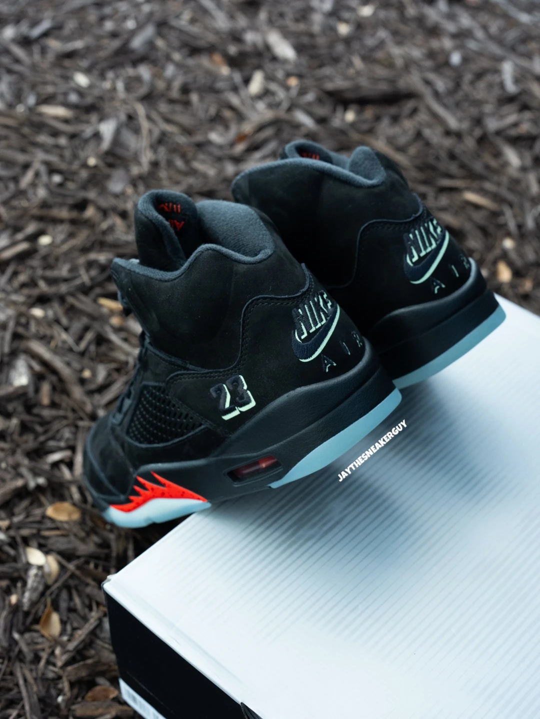 NIKE AIR JORDAN 5 “Halloween 2026”が10/17に登場！