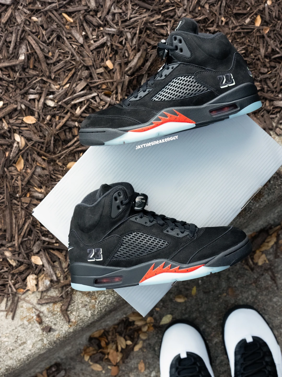NIKE AIR JORDAN 5 “Halloween 2026”が10/17に登場！