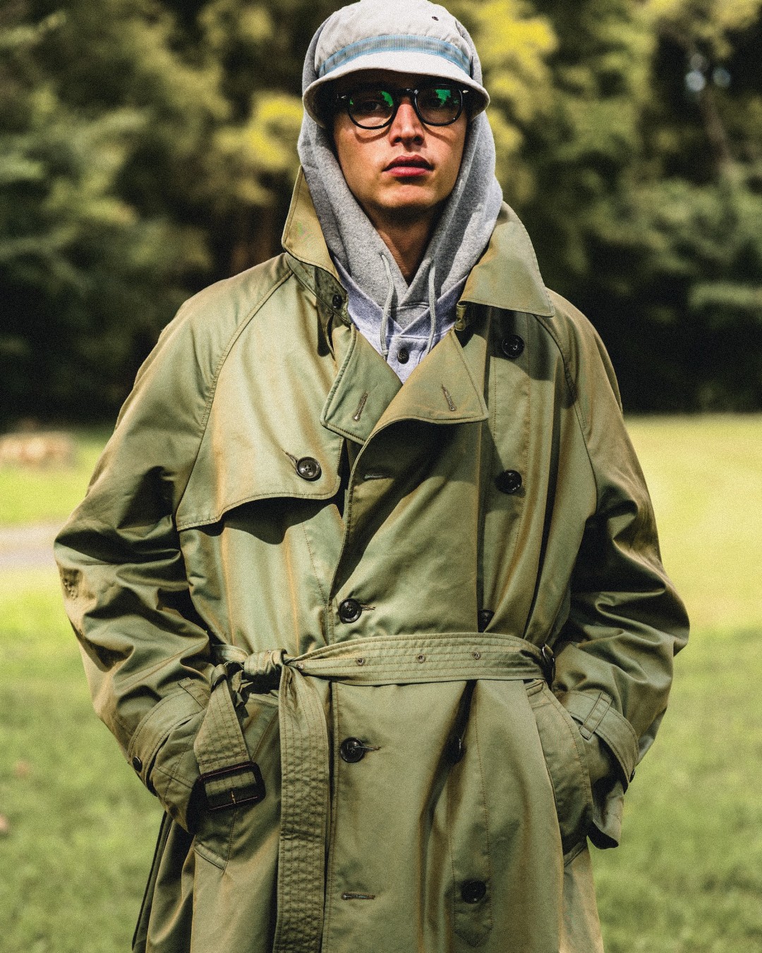 BEAMS PLUS × ENGINEERED GARMENTS 別注トレンチコートが10/17発売