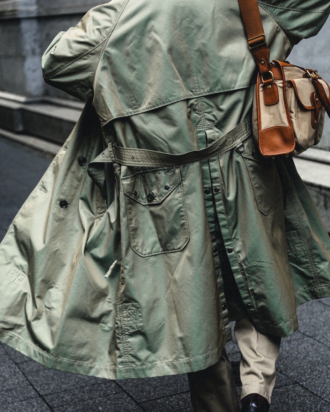 BEAMS PLUS × ENGINEERED GARMENTS 別注トレンチコートが10/17発売