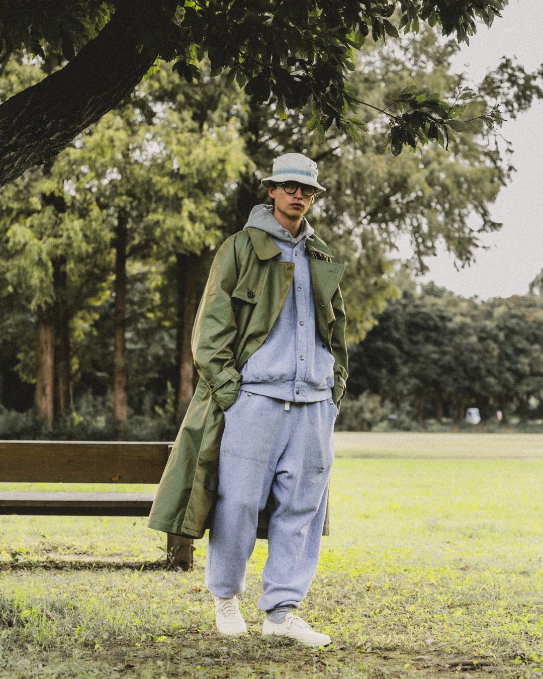 BEAMS PLUS × ENGINEERED GARMENTS 別注トレンチコートが10/17発売