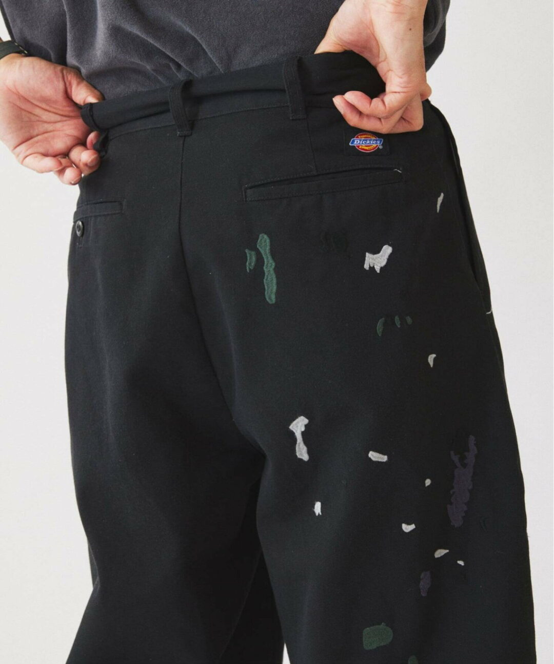 Goss!p｜JOURNAL STANDARD relumeとDickiesの別注ワークパンツが登場！