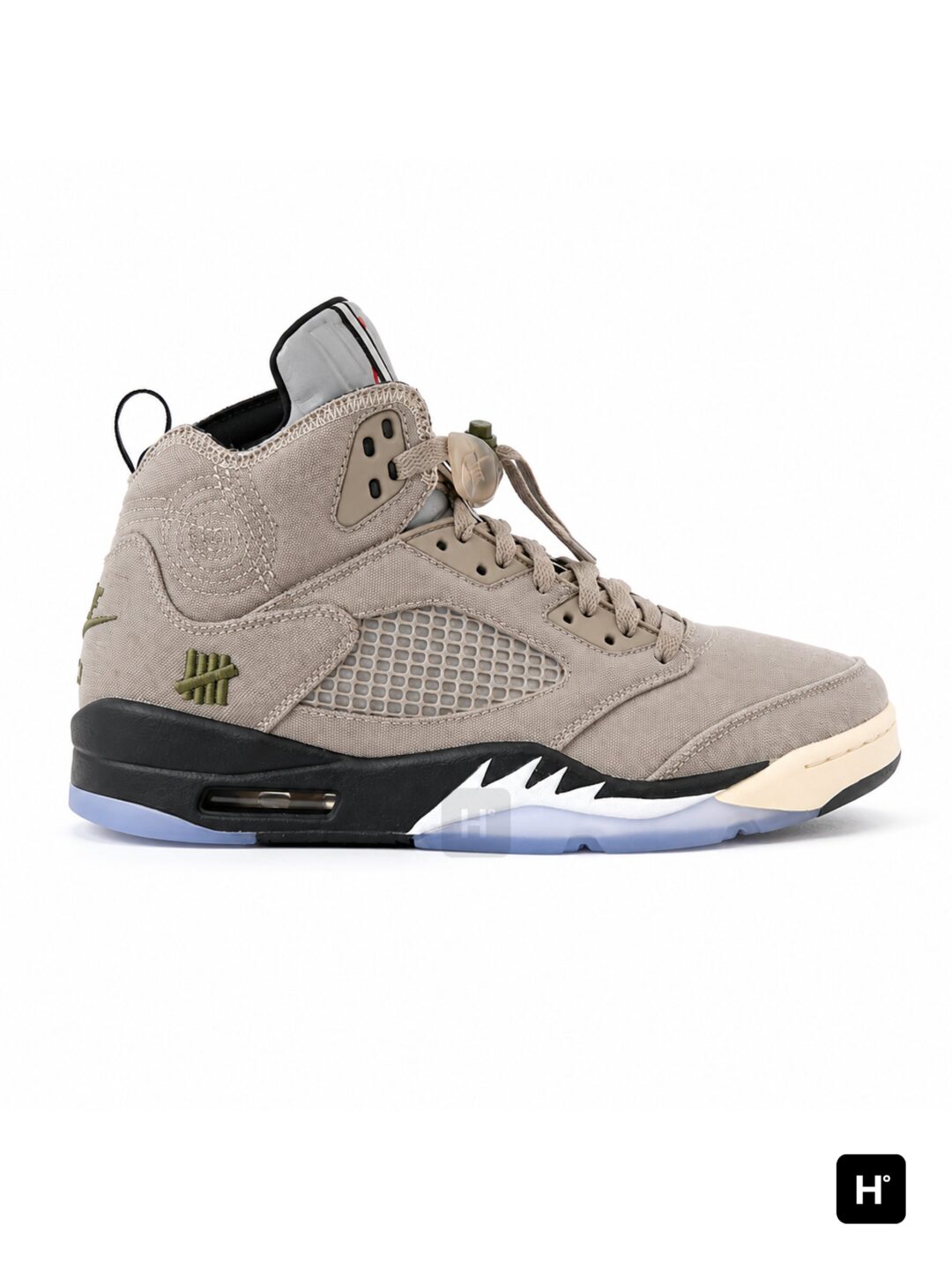 UNDEFEATED × NIKE AIR JORDAN 5 RETRO OG SP 発売日決定