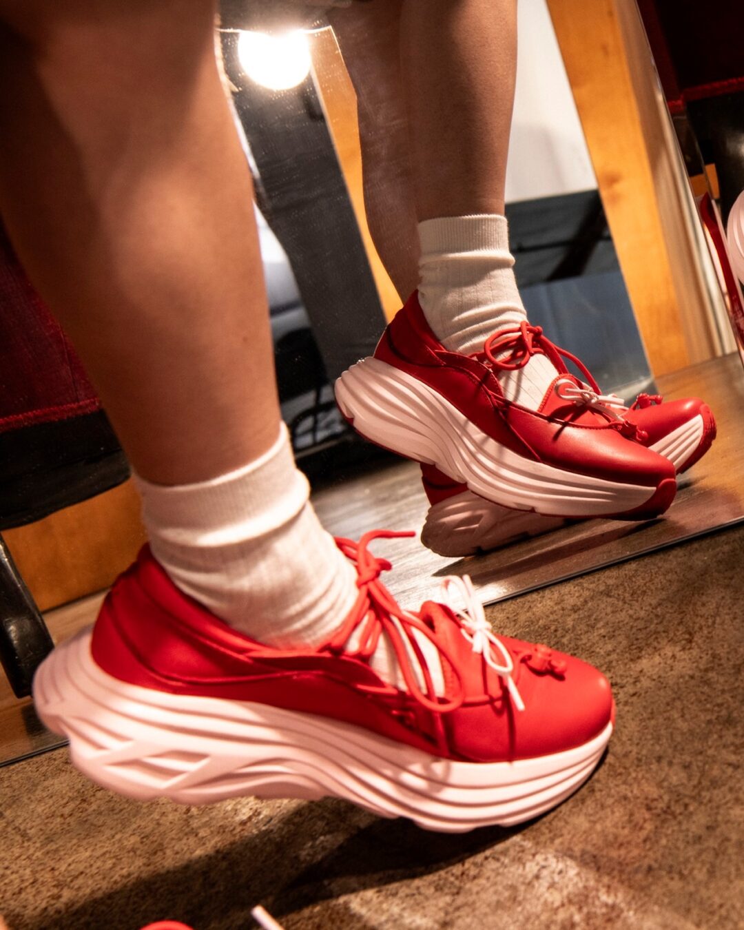HOKAの新作スニーカー「BONDI MARY JANE」が再登場！