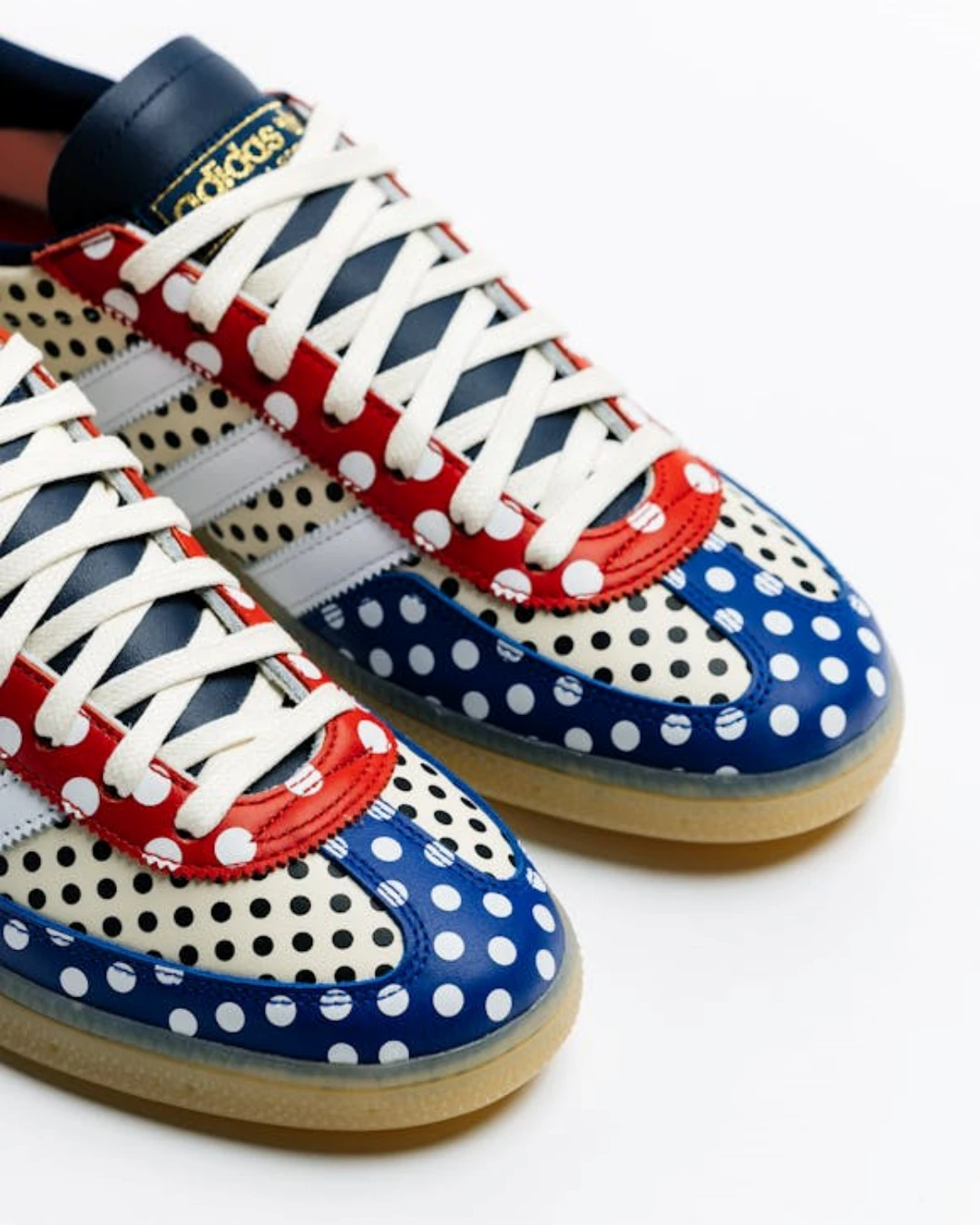 Goss!p｜Sneaker Politicsとadidasのコラボスニーカーが登場！