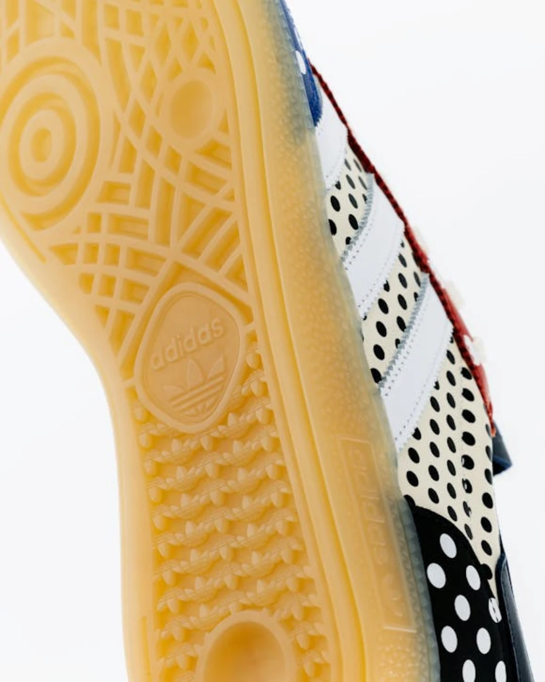 Goss!p｜Sneaker Politicsとadidasのコラボスニーカーが登場！