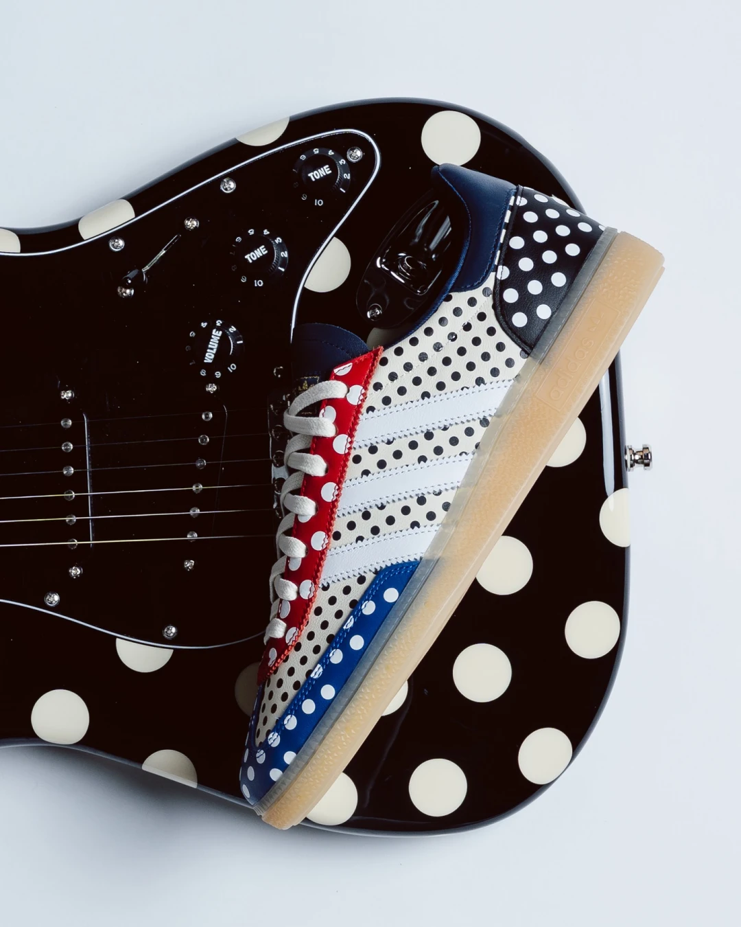 Goss!p｜Sneaker Politicsとadidasのコラボスニーカーが登場！