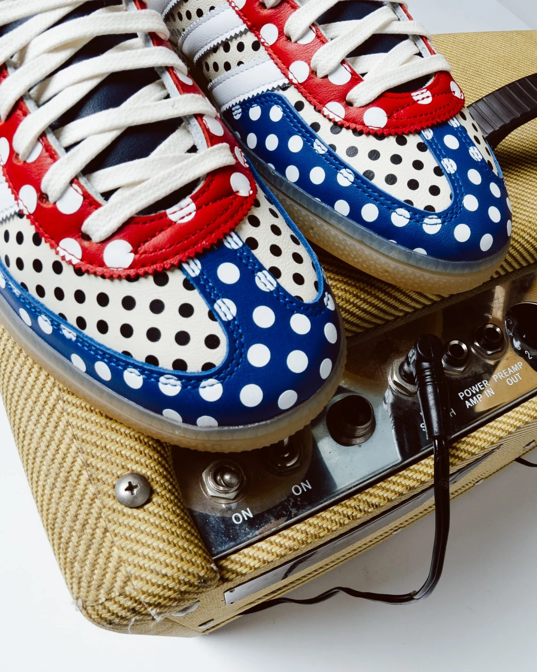 Goss!p｜Sneaker Politicsとadidasのコラボスニーカーが登場！