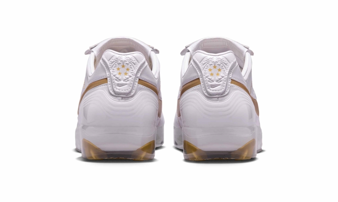 NIKE CRYOSHOT TIEMPO LEGEND R10 ロナウジーニョモデルが10/14登場