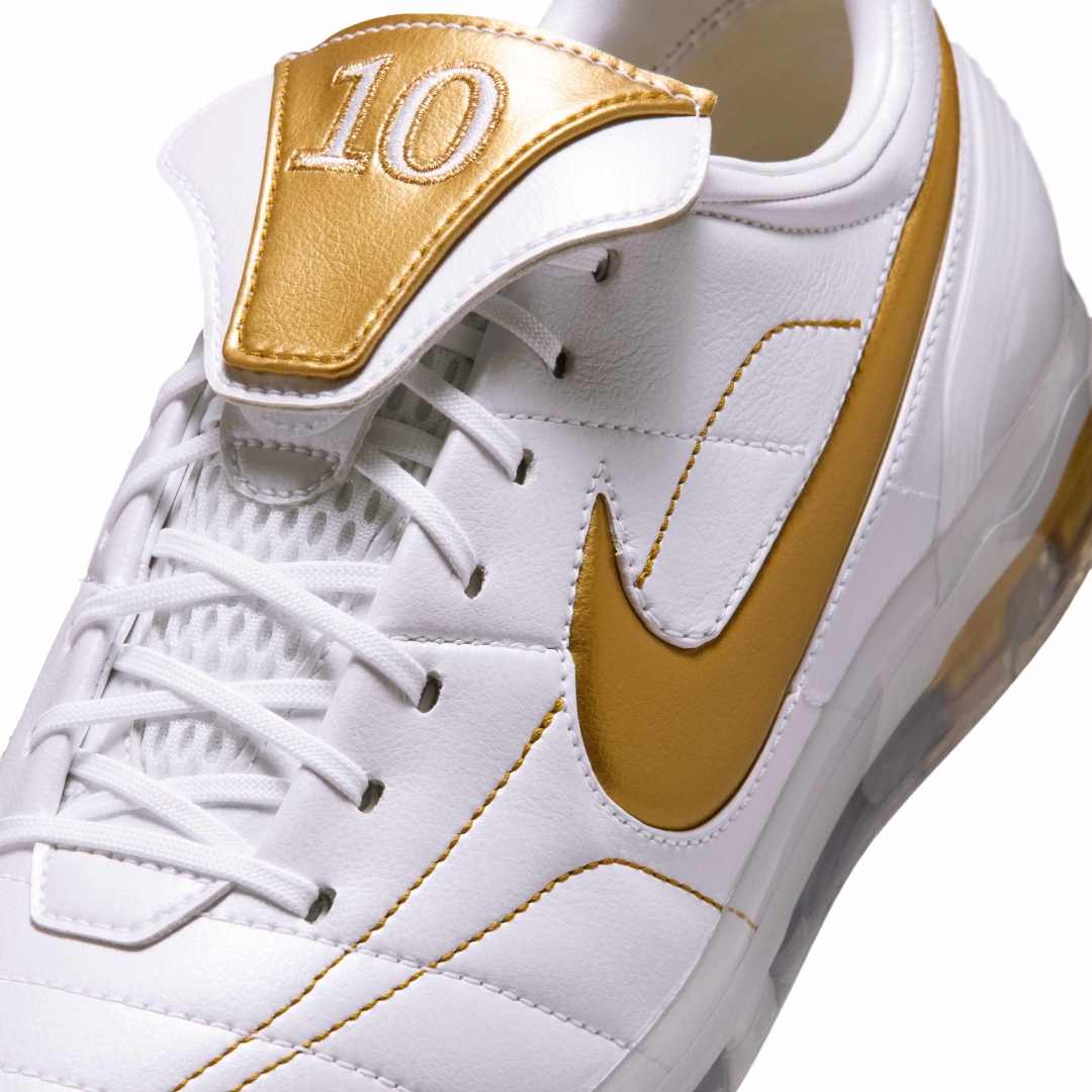 NIKE CRYOSHOT TIEMPO LEGEND R10 ロナウジーニョモデルが10/14登場
