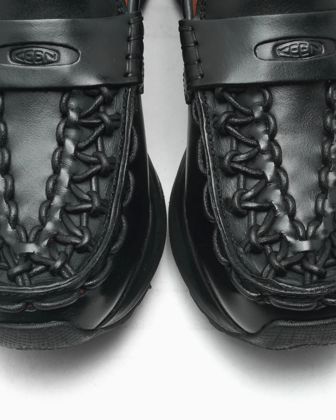 KEEN UNEEK MULE “Black”が2026年10月1日発売