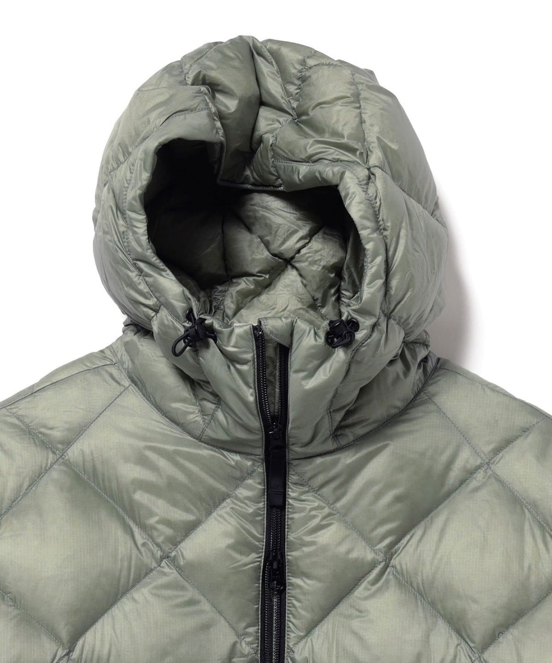 BEAMS 2026 FW ライトウェイト ダウン フーディが11月下旬に登場
