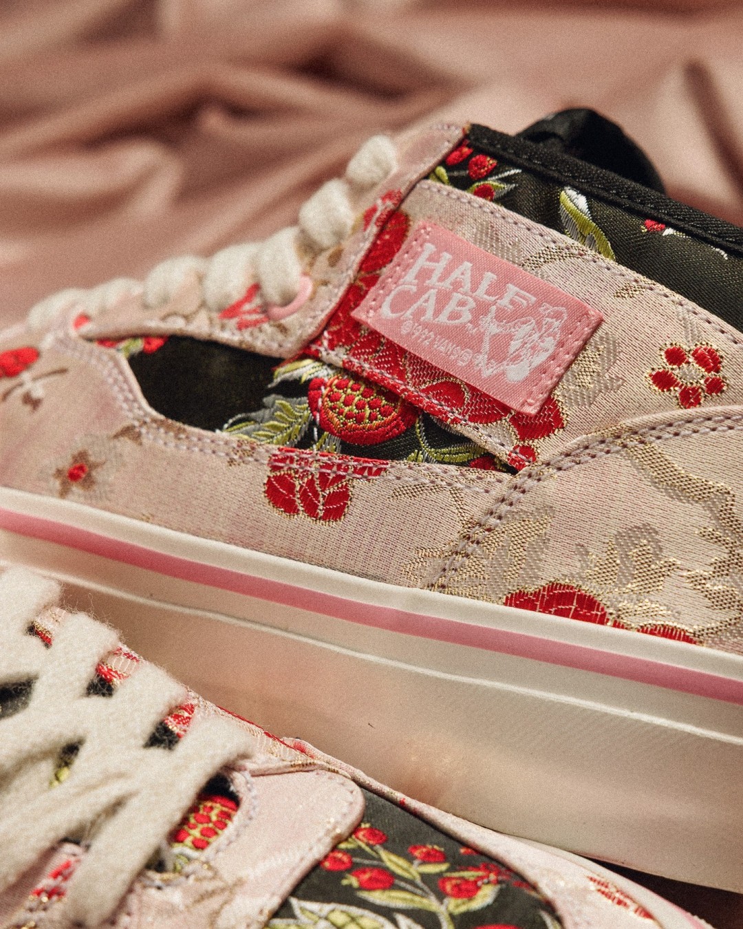 Goss!p｜新作！VANS OTW Half Cab 33 Decon Vibram “Floral”の魅力