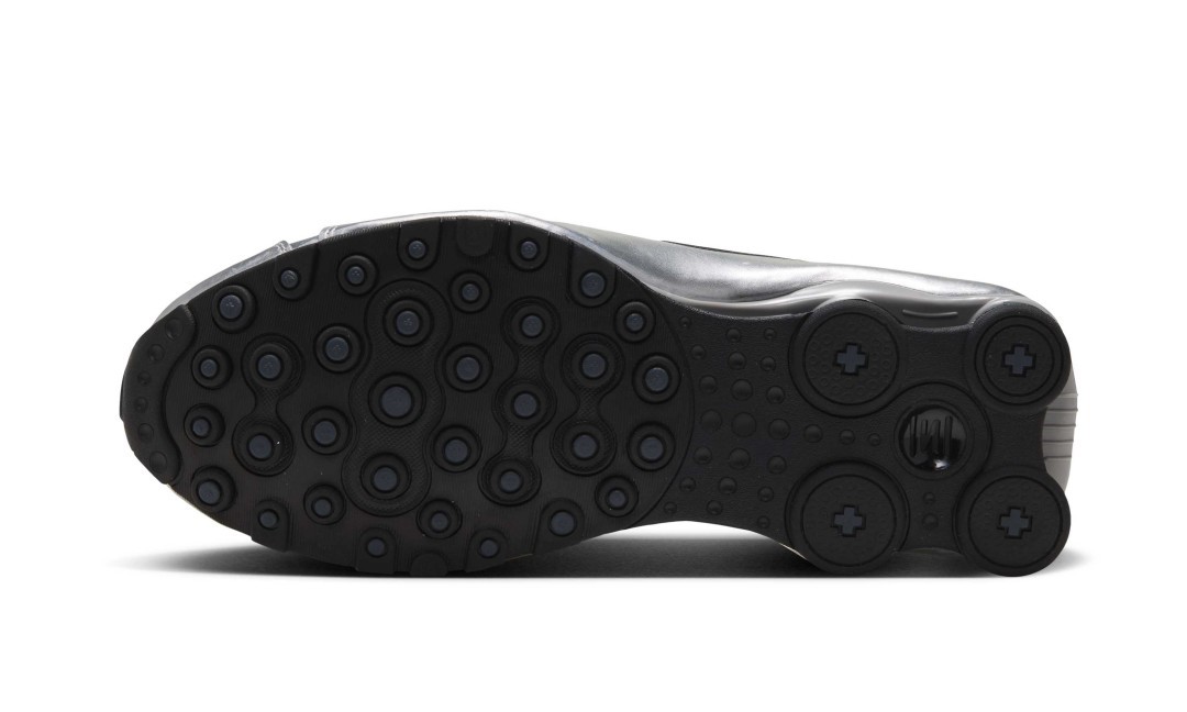 NIKE SHOX NZ “Photon Dust/Metallic Silver”が登場！