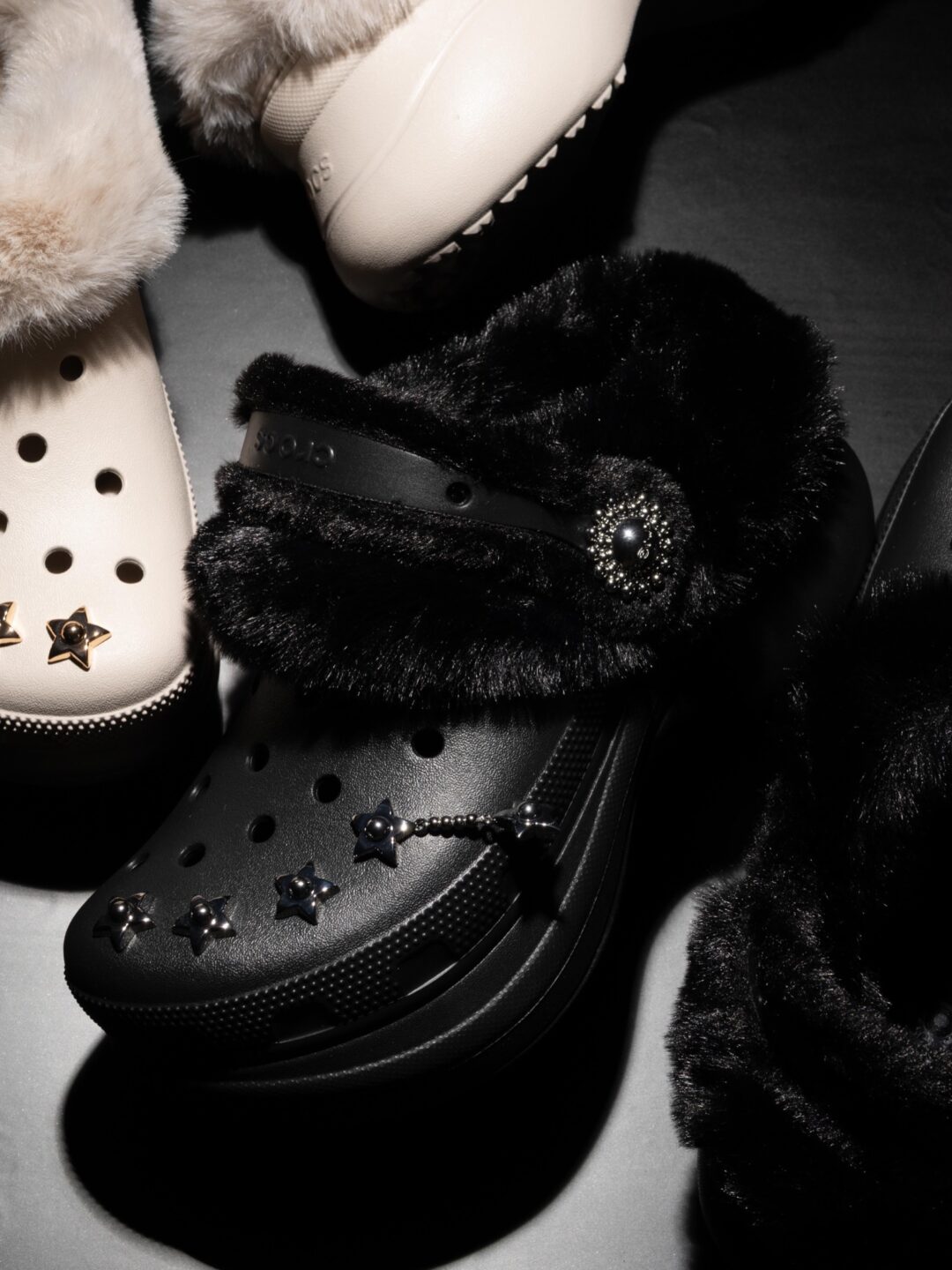アトモス限定！Crocs BAE LINED METAL MINIS CLOG登場