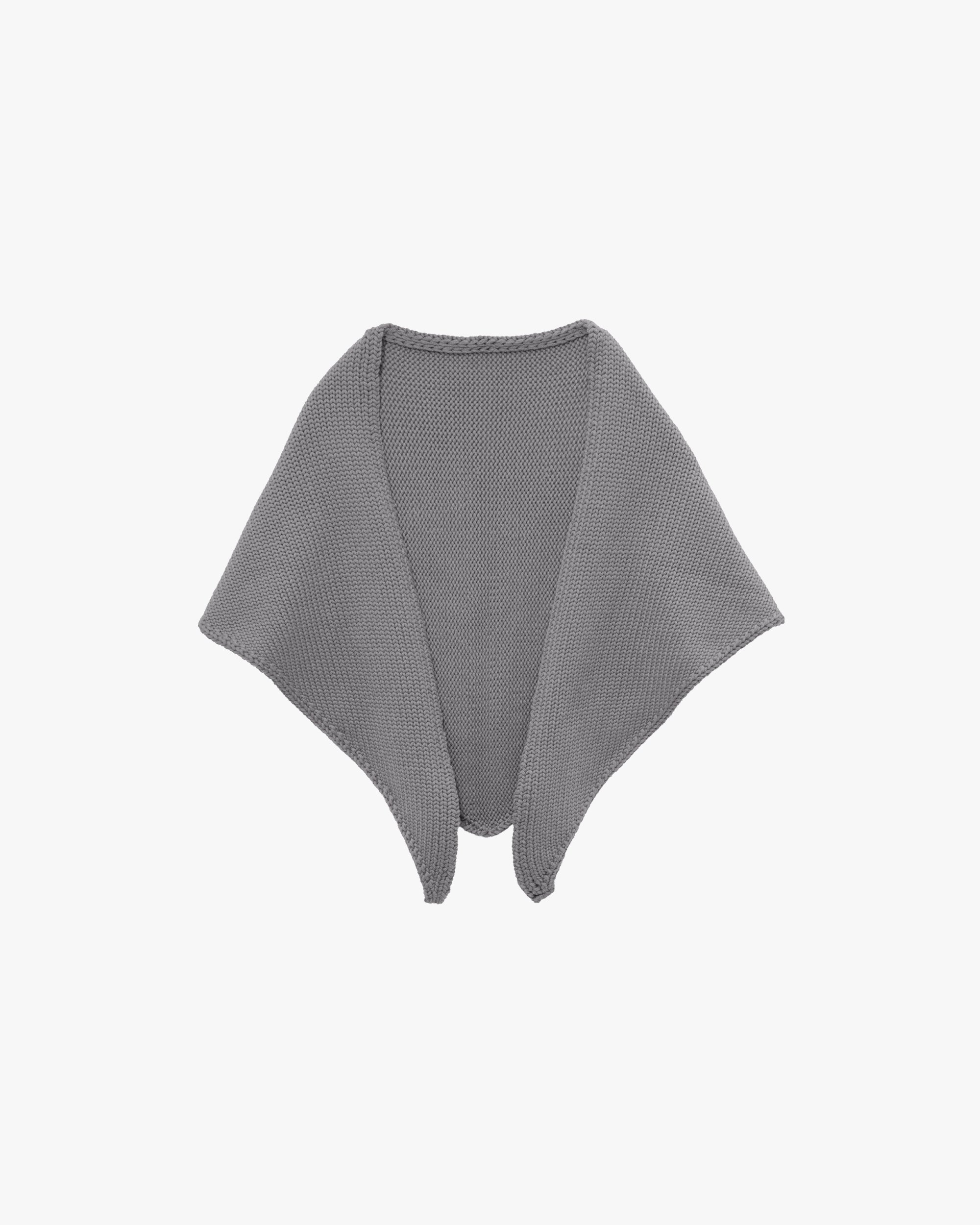 Graphpaperの新作Soft Wool Triangle Stoleが登場