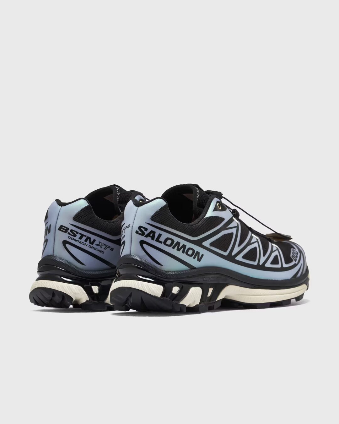 BSTNとSalomonのコラボスニーカー、10月10日発売