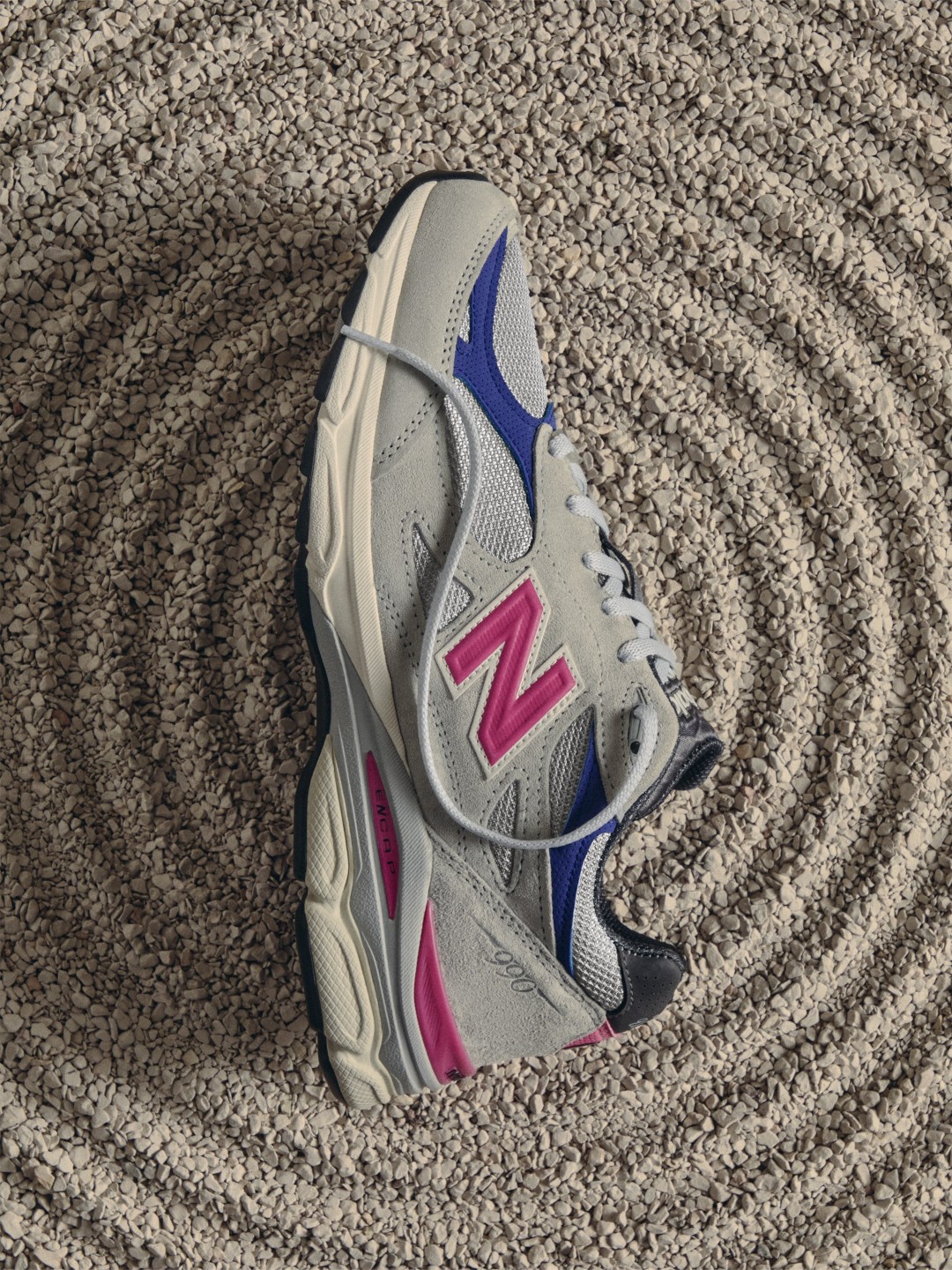 KITH × New Balance 990v3がユナイテッドアローズ & サンズから登場