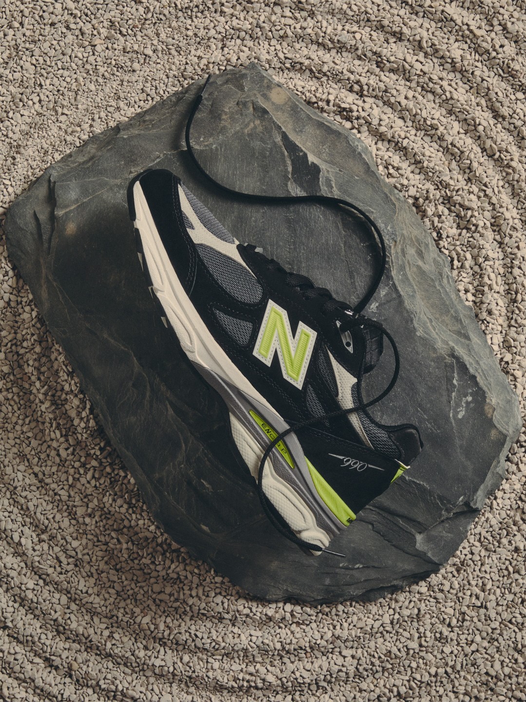 KITH × New Balance 990v3がユナイテッドアローズ & サンズから登場