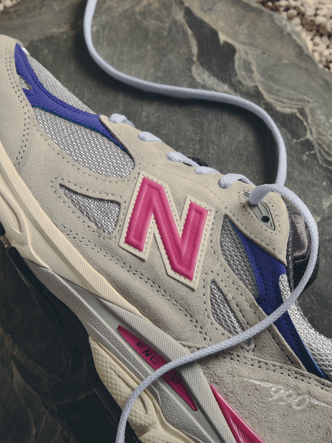 KITH × New Balance 990v3がユナイテッドアローズ & サンズから登場