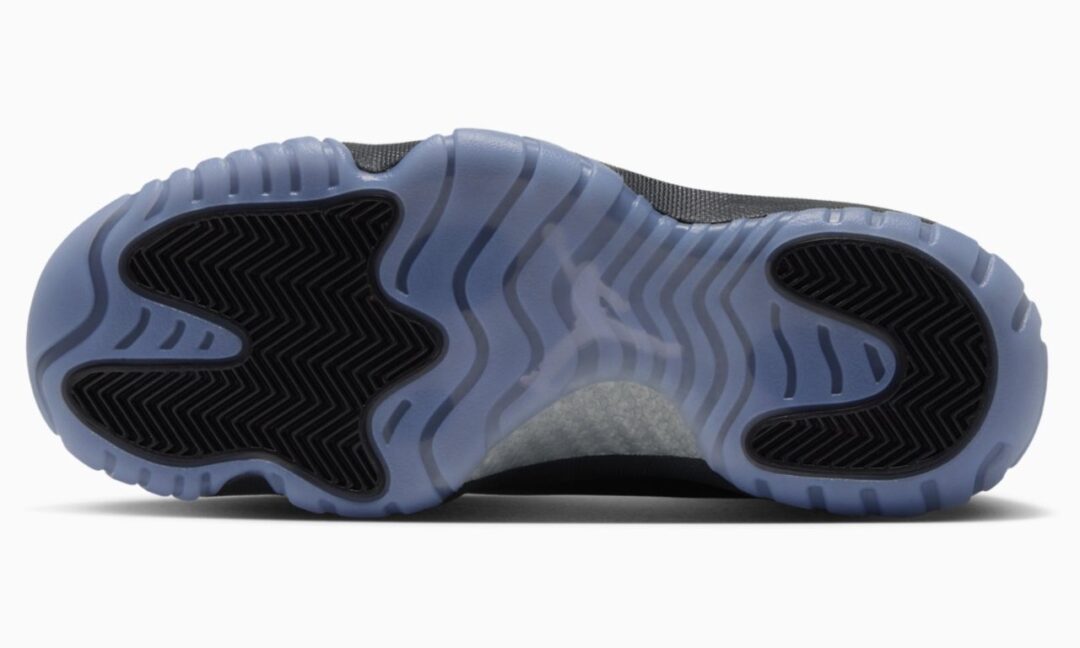 【11月11日発売】NIKE W AIR JORDAN 11 “Space Jam Magic Ball”
