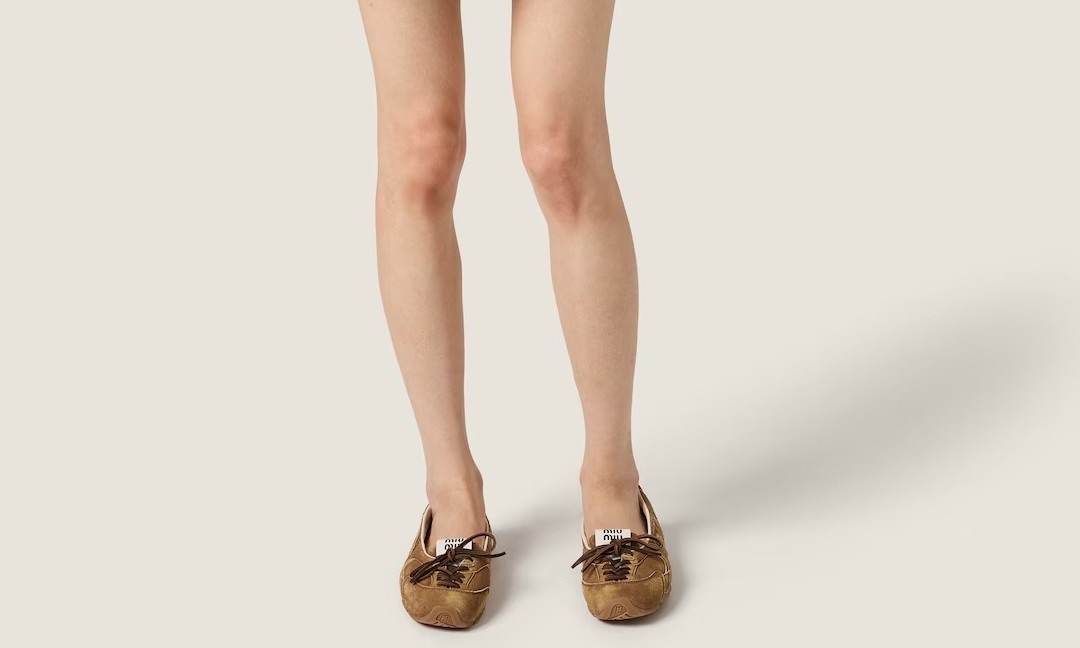 MIU MIUとNew Balanceの新作バレリーナスニーカー登場！