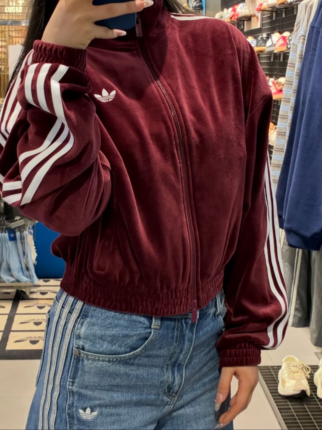 Goss!p｜adidas Originals 2026年モデル「Velour Zip-Up Sweatshirt」登場予定
