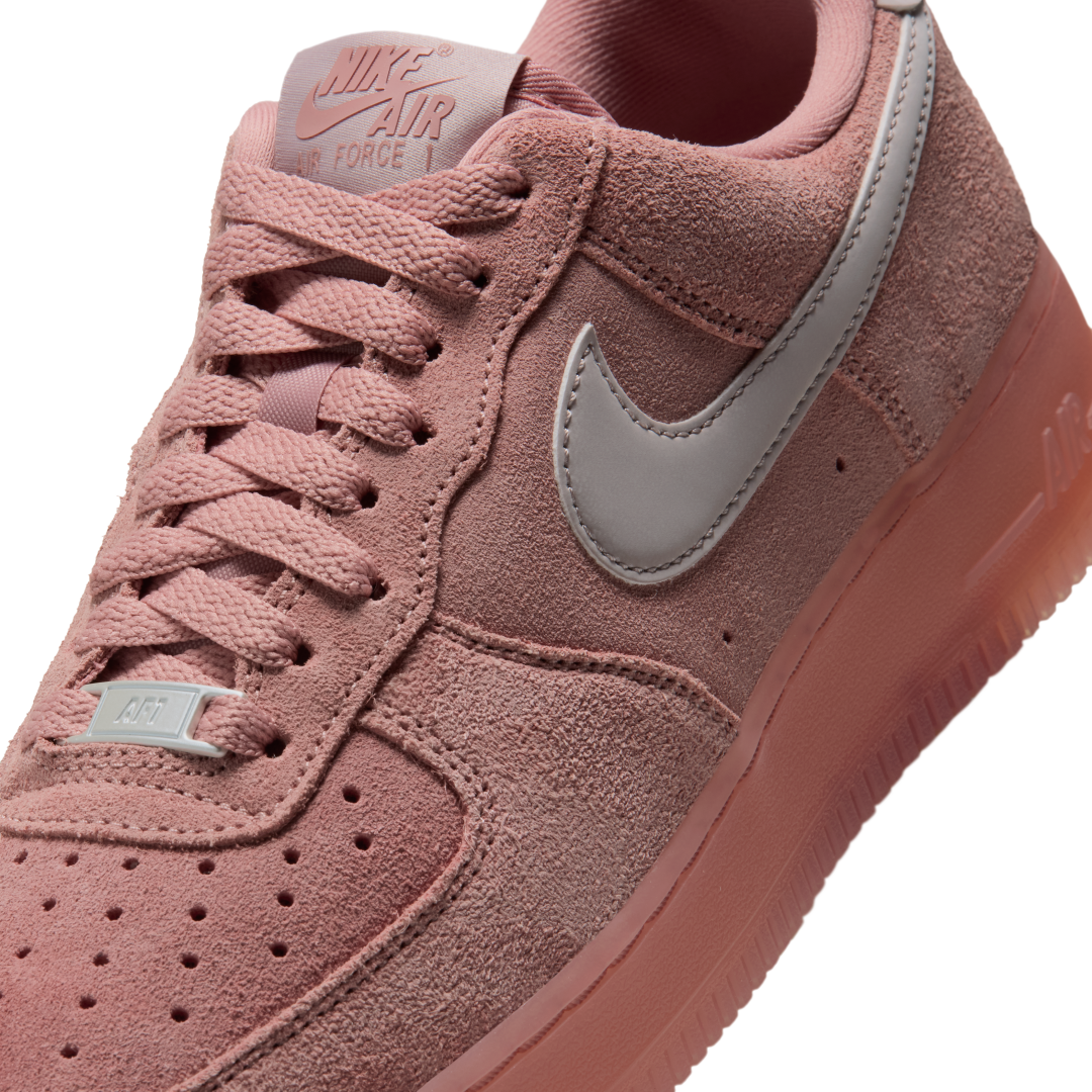 Goss!p｜NIKE W AIR FORCE 1 07 LOW “Rust Pink/Particle Rose”が登場