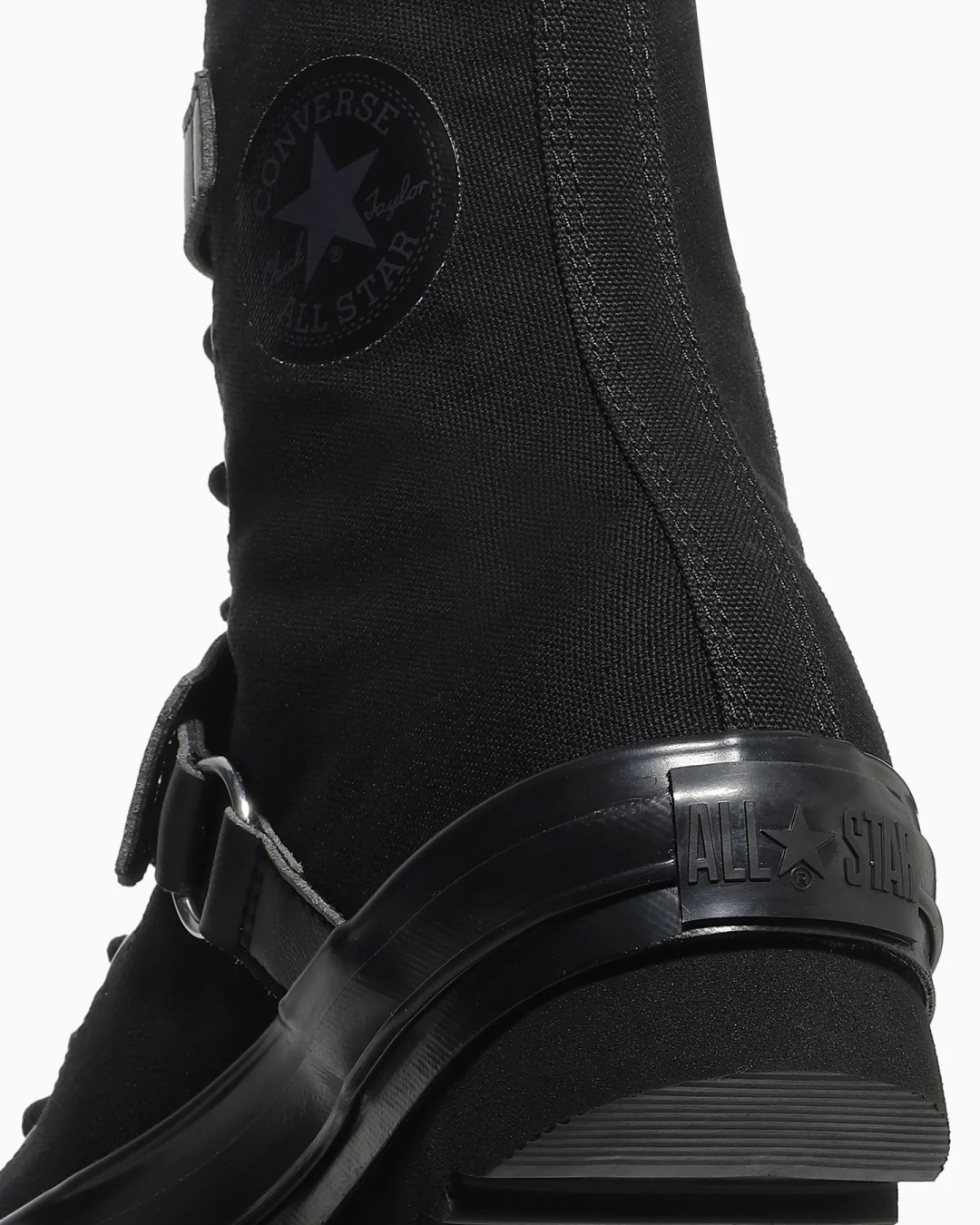 CONVERSEの新作「オールスター シャークソール」10/16発売