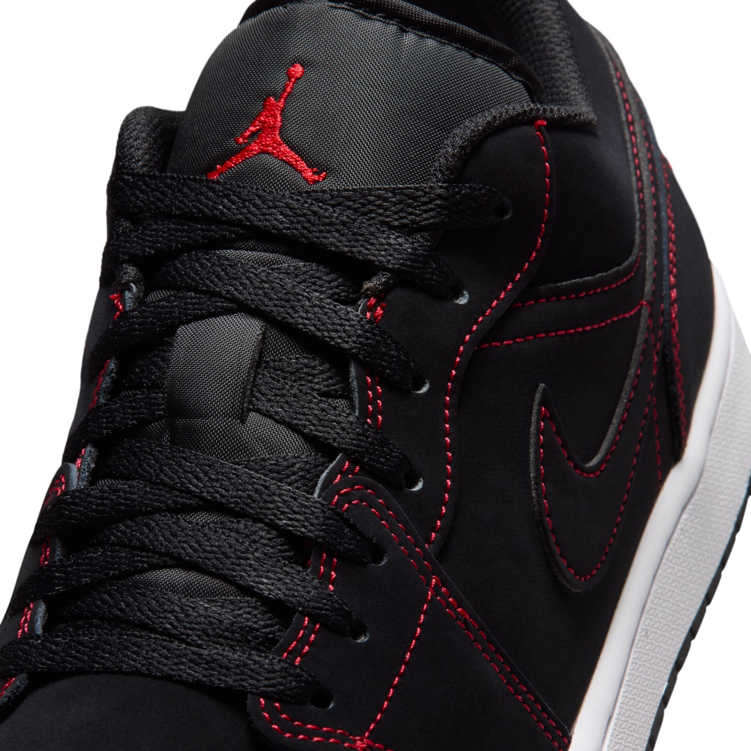 NIKE AIR JORDAN 1 LOW “Bloodline”が2026年10月に登場！