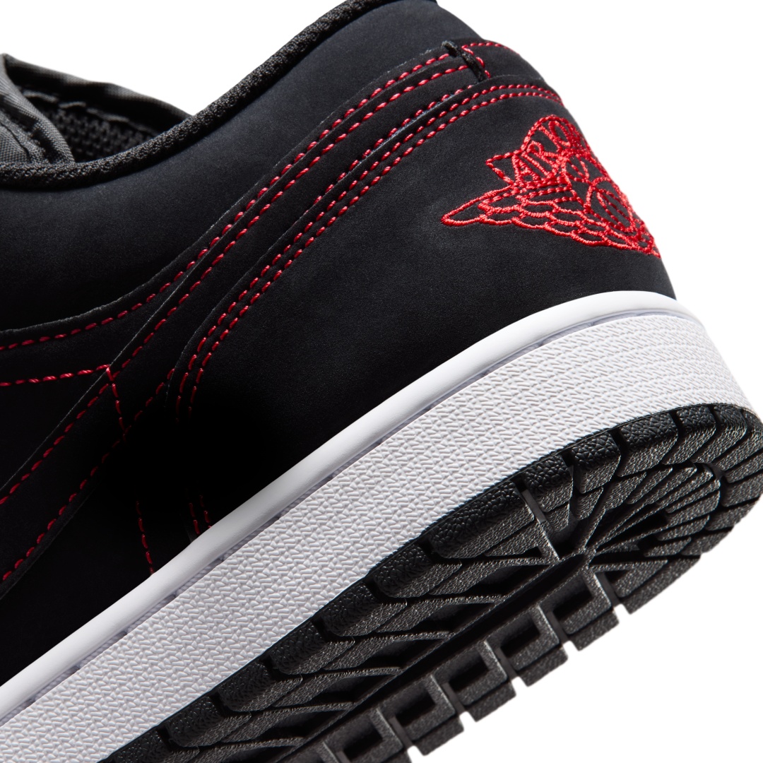NIKE AIR JORDAN 1 LOW “Bloodline”が2026年10月に登場！