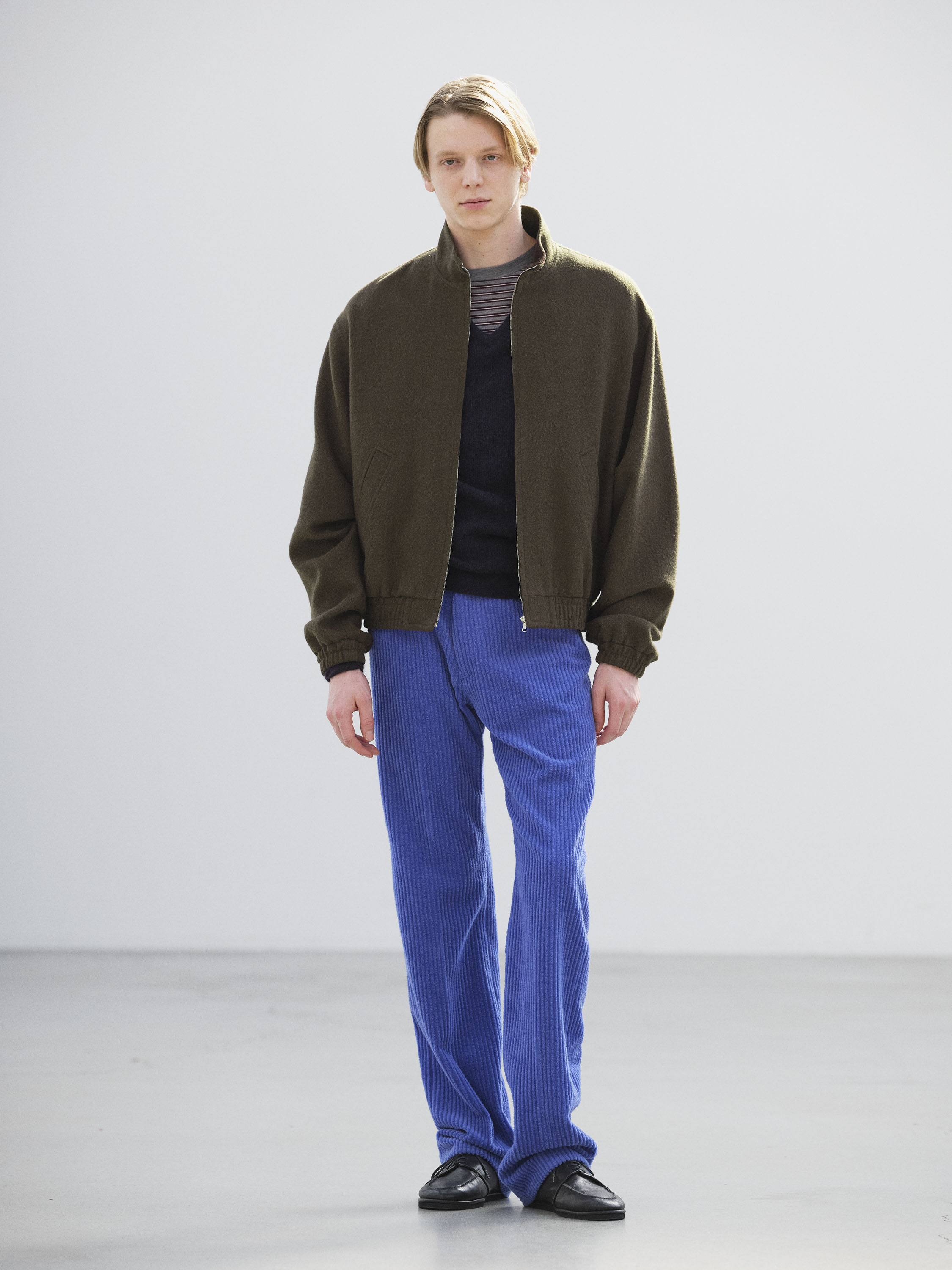 AURALEEの新作「BABY CAMEL FLANNEL ZIP BLOUSON」登場