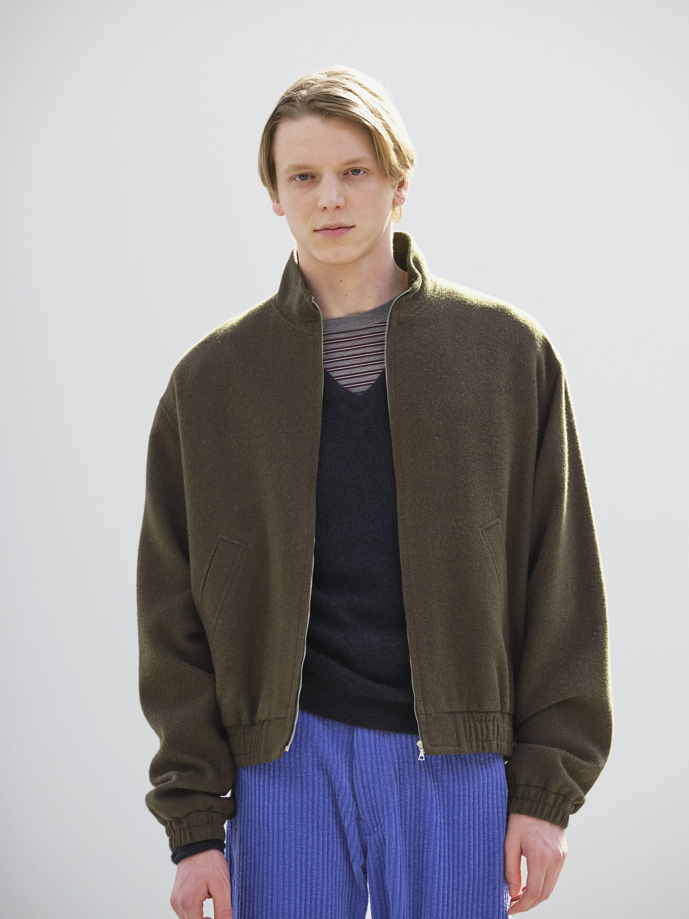 AURALEEの新作「BABY CAMEL FLANNEL ZIP BLOUSON」登場