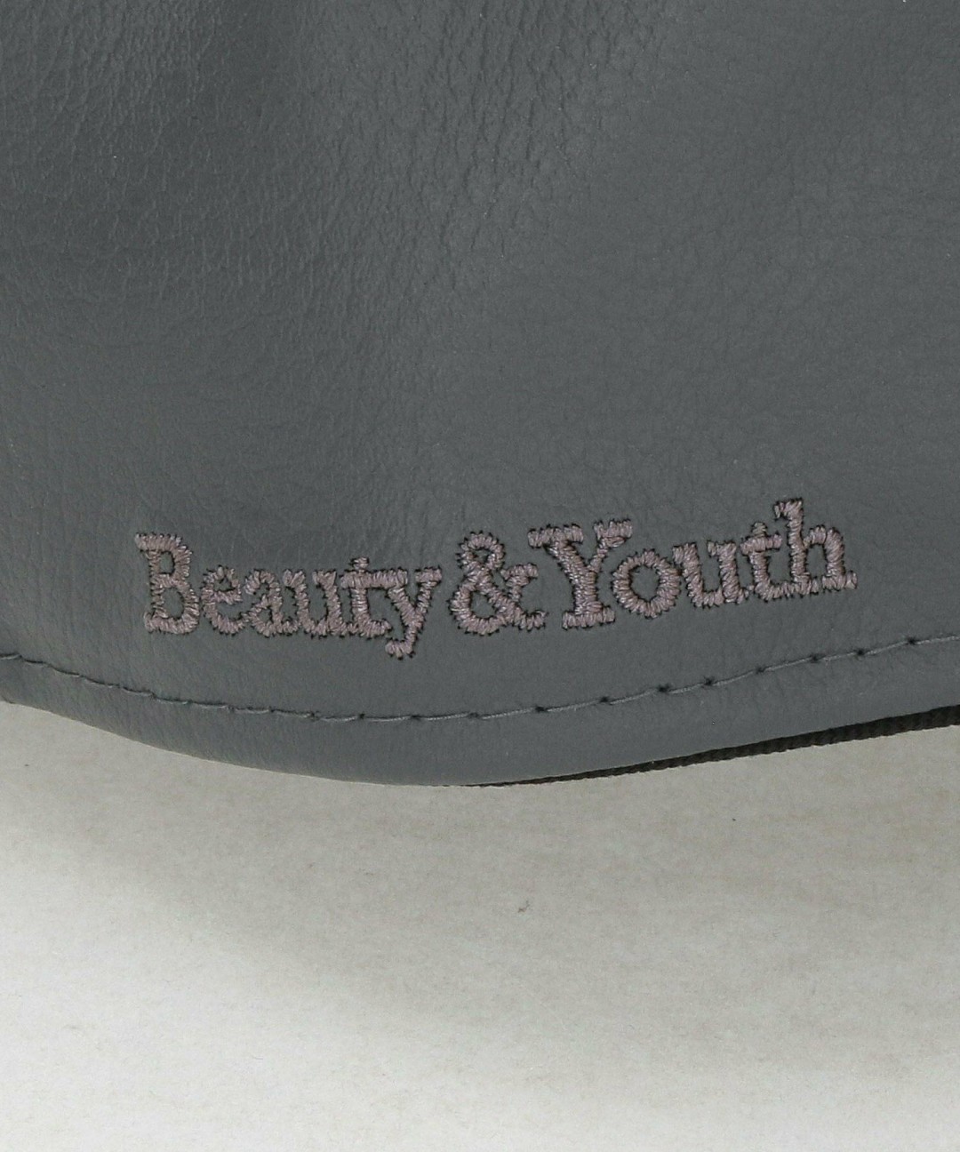 BEAUTY&YOUTH × New Era 別注レザーライクキャップ発売
