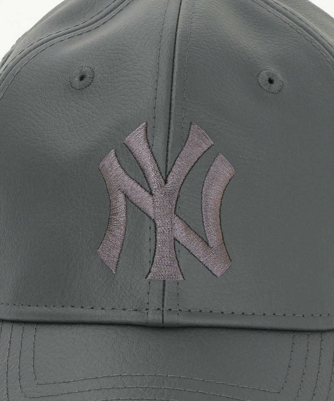 BEAUTY&YOUTH × New Era 別注レザーライクキャップ発売