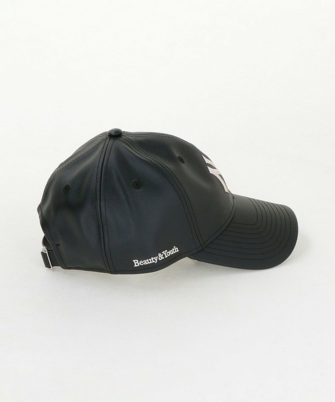 BEAUTY&YOUTH × New Era 別注レザーライクキャップ発売