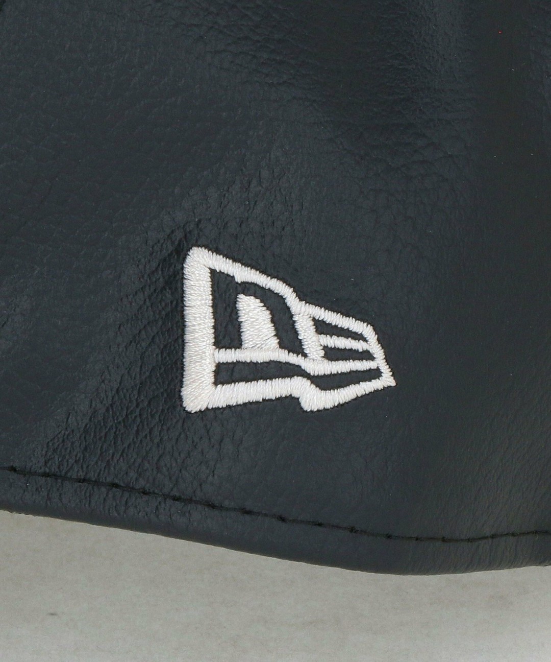 BEAUTY&YOUTH × New Era 別注レザーライクキャップ発売