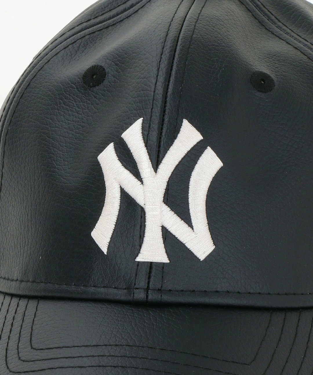 BEAUTY&YOUTH × New Era 別注レザーライクキャップ発売