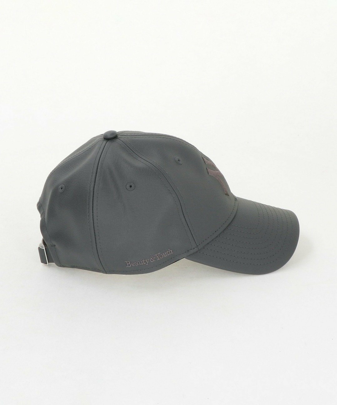 BEAUTY&YOUTH × New Era 別注レザーライクキャップ発売